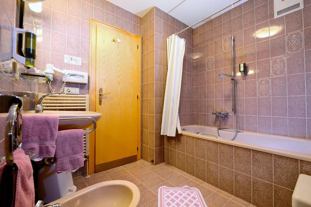 Residence Bacher Valdaora di Sopra Kamer foto